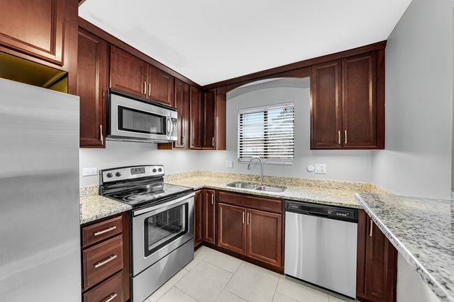 APT-1A - 752 Rodenburg Rd, Condo with 2 bedrooms, 2 bathrooms and 2 parking in Roselle IL | Image 12