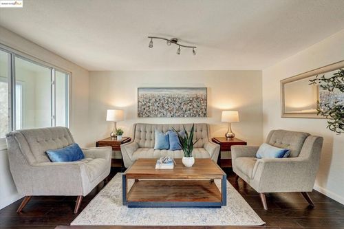 830 Bissell Ct, Richmond, CA, 94801-3152 | Card Image