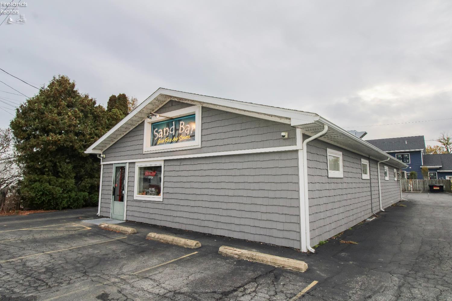 54 Mckinley St, Huron, OH 44839
