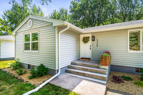 3225 Celia St, Duluth, MN, 55811-2826 | Card Image