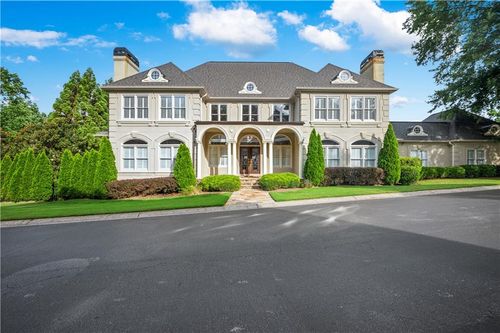 2204 Iron Gate Dr Se, Smyrna, GA, 30080-6381 | Card Image