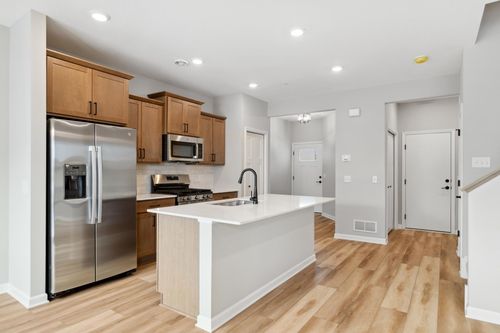 10332 Birchwood Cir, Victoria, MN, 55318-7455 | Card Image