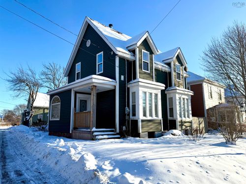 50 Victoria St W, Amherst, NS, B4H1C4 | Card Image