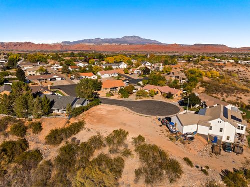 11-1647 Rim Cir, Santa Clara, UT, 84765-5354 | Card Image