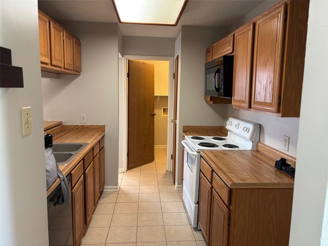 15806 Pipers View Dr, House other with 3 bedrooms, 2 bathrooms and 2 parking in Webster TX | Image 4