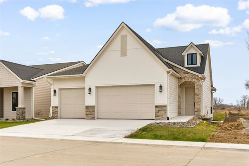 1350 Se Menlo Dr, Waukee, IA, 50263-6504 | Card Image
