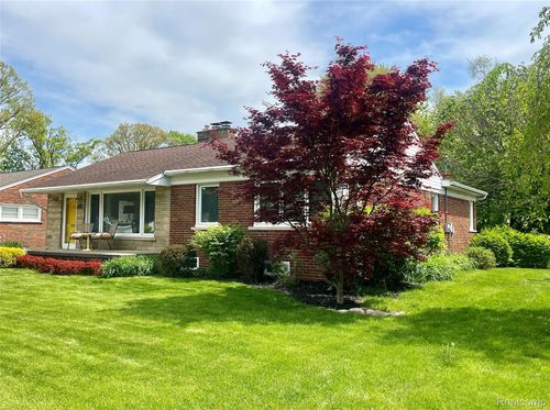 6401 Shenandoah Ave, Allen Park, MI, 48101-2427 | Card Image