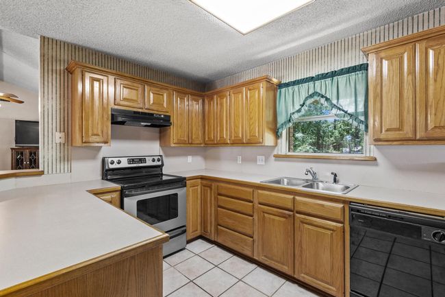 9400 Timbercreek Dr, House other with 3 bedrooms, 2 bathrooms and null parking in Bonham TX | Image 13