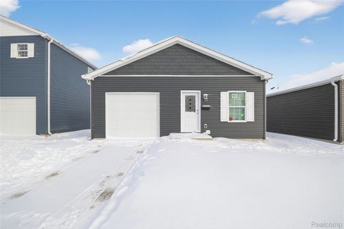 7535 Packard Ave, Warren, MI, 48091-3058 | Card Image