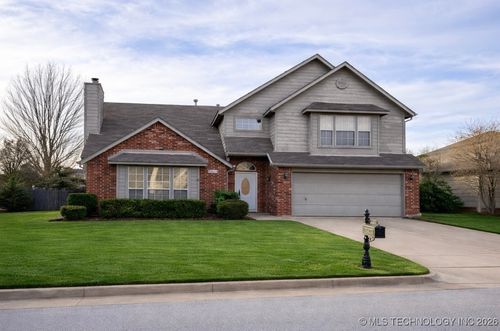 8434 S 111th East Ave, Tulsa, OK, 74133-2580 | Card Image