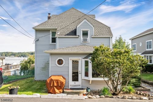 203 Lakeside Blvd, Hopatcong, NJ, 07843-1452 | Card Image