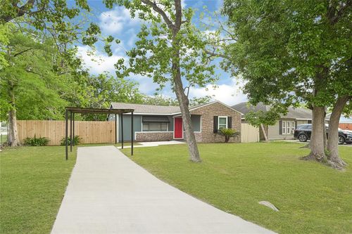 7401 Carrie Ln, Deer Park, TX, 77536-6049 | Card Image