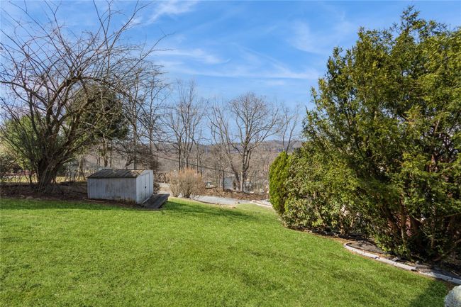 Side yard | Image 26