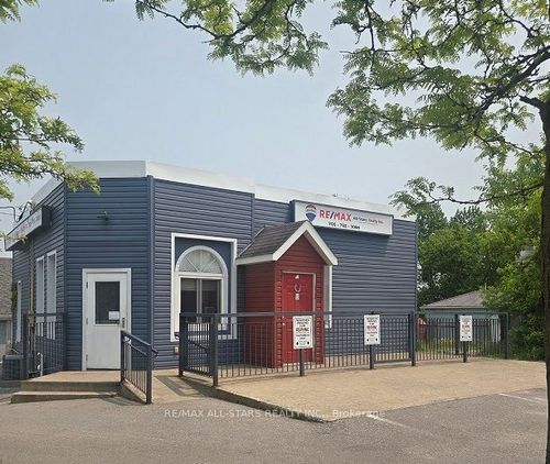 1 Albert St S, Sunderland, ON, L0C1H0 | Card Image