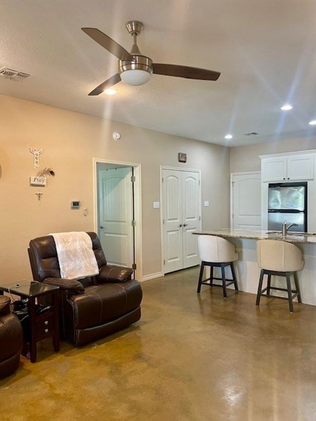 705 Monkey Rd, House other with 2 bedrooms, 2 bathrooms and 10 parking in Rockport TX | Image 7