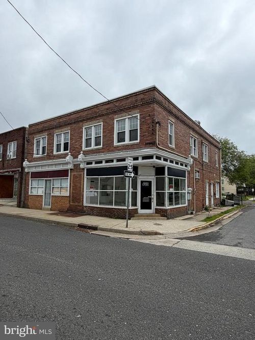 915 N Delaware St, Paulsboro, NJ, 08066-1369 | Card Image