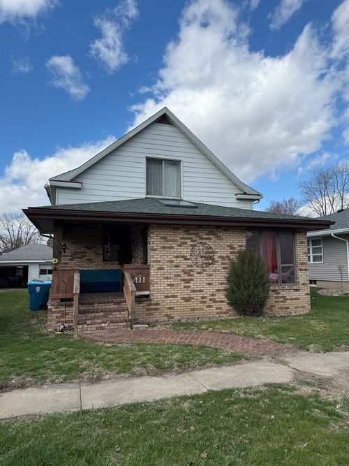 411 W Humiston St, Pontiac, IL, 61764-2610 | Card Image