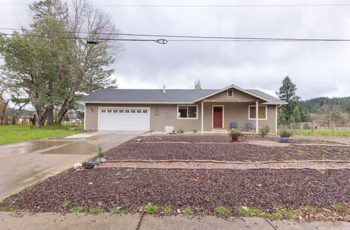 529 Schumacher Street, Cave Junction, OR, 97523 | Card Image