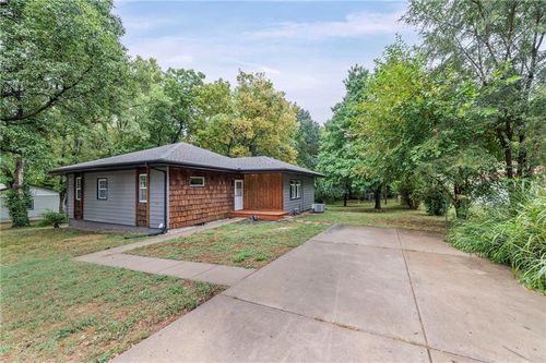 116 N Emerson St, Claycomo, MO, 64119-3157 | Card Image