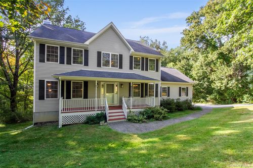 22 Hamilton Dr, East Fishkill, NY, 12533-5200 | Card Image