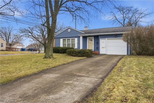 500 Forsythe Ave, Girard, OH, 44420-2210 | Card Image