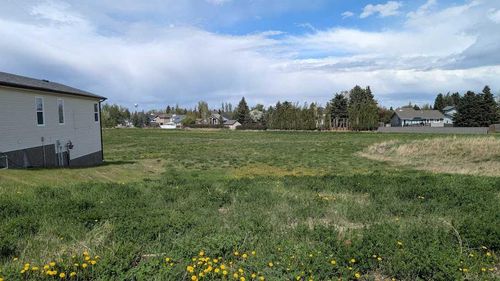 510 Whispering Greens Ave, Vulcan, AB, T0L2B0 | Card Image