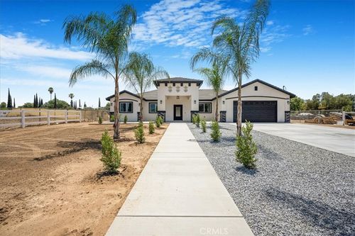 20561 Hunter St, Perris, CA, 92570-8136 | Card Image