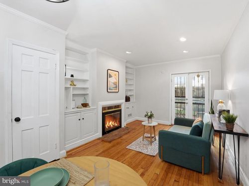 6 Snows Ct Nw, WASHINGTON, DC, 20037-2213 | Card Image