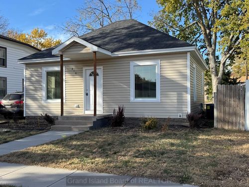 210 E 9th St, Grand Island, NE, 68801-3906 | Card Image