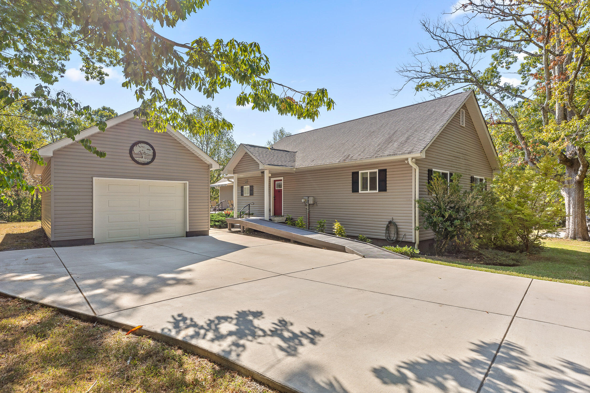 Whitt Rd, Lookout Mountain, GA 30750