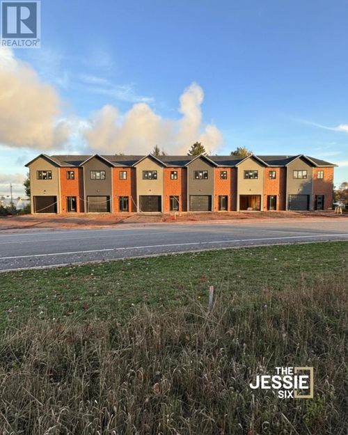20 Jessie St, Cornwall, PE, C0A | Card Image