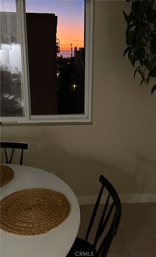 607 Loma Dr, Hermosa Beach, CA, 90254-4651 | Card Image