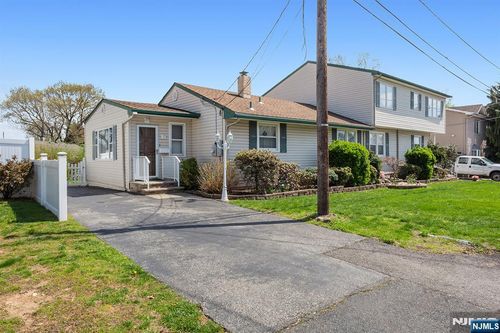 17 Obal Ave, Elmwood Park, NJ, 07407-3116 | Card Image