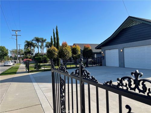 11801 Loara St, Garden Grove, CA, 92840-2323 | Card Image