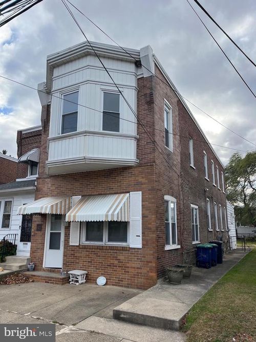 922 Saville Ave, EDDYSTONE, PA, 19022-1403 | Card Image