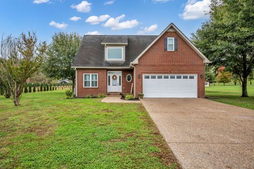 835 Hicks Rd, Dickson, TN, 37055-5823 | Card Image