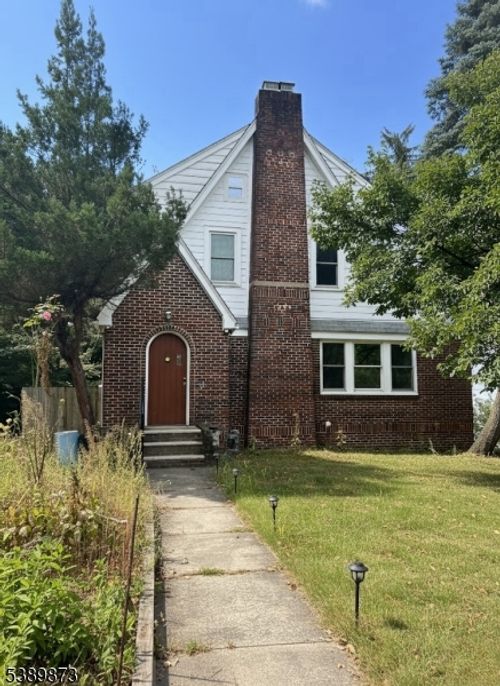 48 Locust Ave, Millburn, NJ, 07041-1554 | Card Image