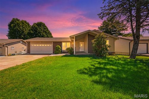2207 Bentley Manor Dr, Fenton, MO, 63026-2109 | Card Image