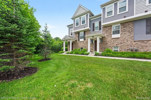 4923 Treeside Ln, Troy, MI, 48098-4505 | Card Image