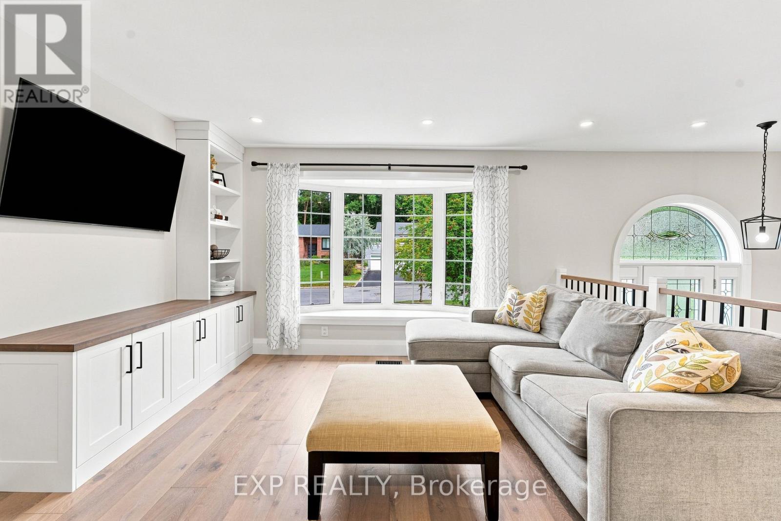 Residential in East Gwillimbury (Holland Landing) 5