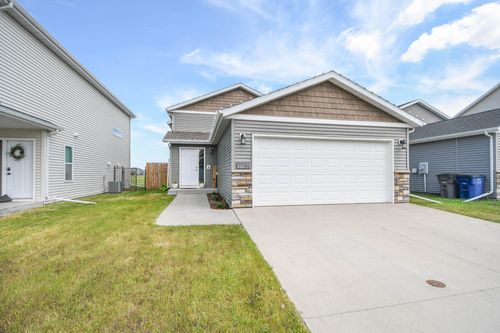3736 30th St S, Moorhead, MN, 56560-6035 | Card Image