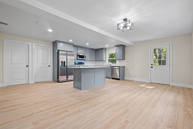 310 N Walnut St, House other with 3 bedrooms, 2 bathrooms and null parking in Cleburne TX | Image 15