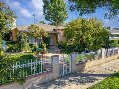 S 2nd Street, Home with 4 bedrooms, 2 bathrooms and 3 parking in Montebello CA | Image 2