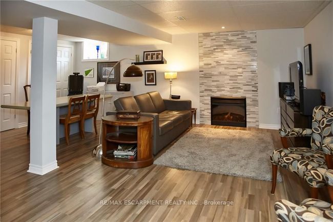 1 - 195 Wilson St W, House other with 2 bedrooms, 4 bathrooms and 2 parking in Ancaster ON | Image 28