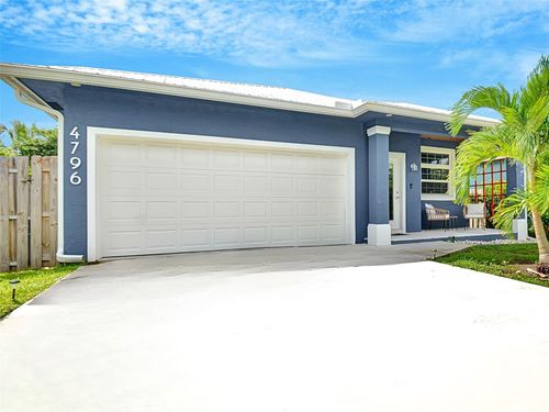 4796 Se Horizon Ave, Stuart, FL, 34997-8876 | Card Image
