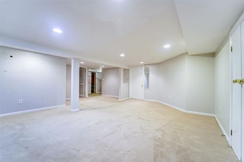 28 Lawrence St, Mount Kisco, NY, 10549-3302 | Card Image