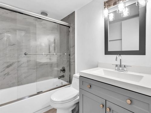 apt-219-1740 Nw North River Dr, Miami, FL, 33125-2358 | Card Image