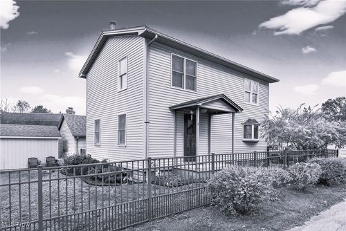 110 N Cross St, Columbiana, OH, 44408-1275 | Card Image