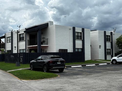 101-1-540 W Park Drive, Miami, FL, 33172 | Card Image