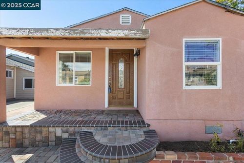 1707 Oriole Ave, Ashland, CA, 94578-2041 | Card Image